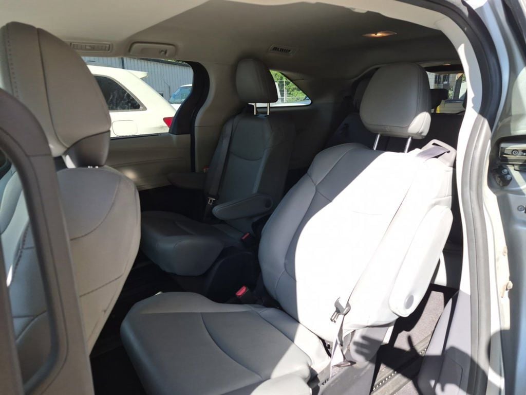 Used 2023 Toyota Sienna XLE Minivan/Van