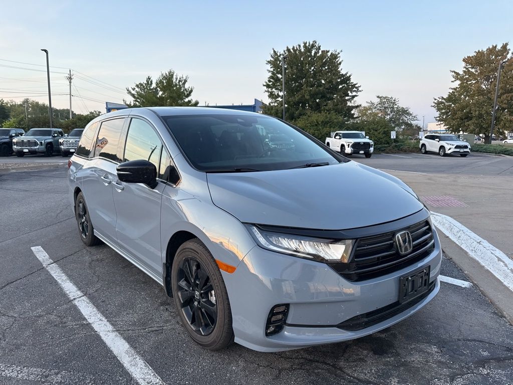 2024 Honda Odyssey Sport photo 3