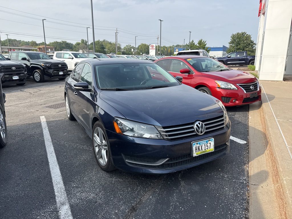 2014 Volkswagen Passat SE photo 2