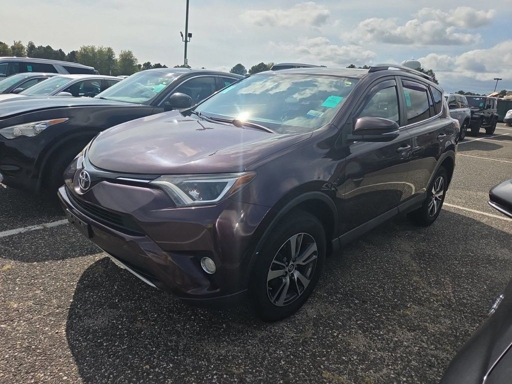2016 Toyota RAV4 XLE photo 4