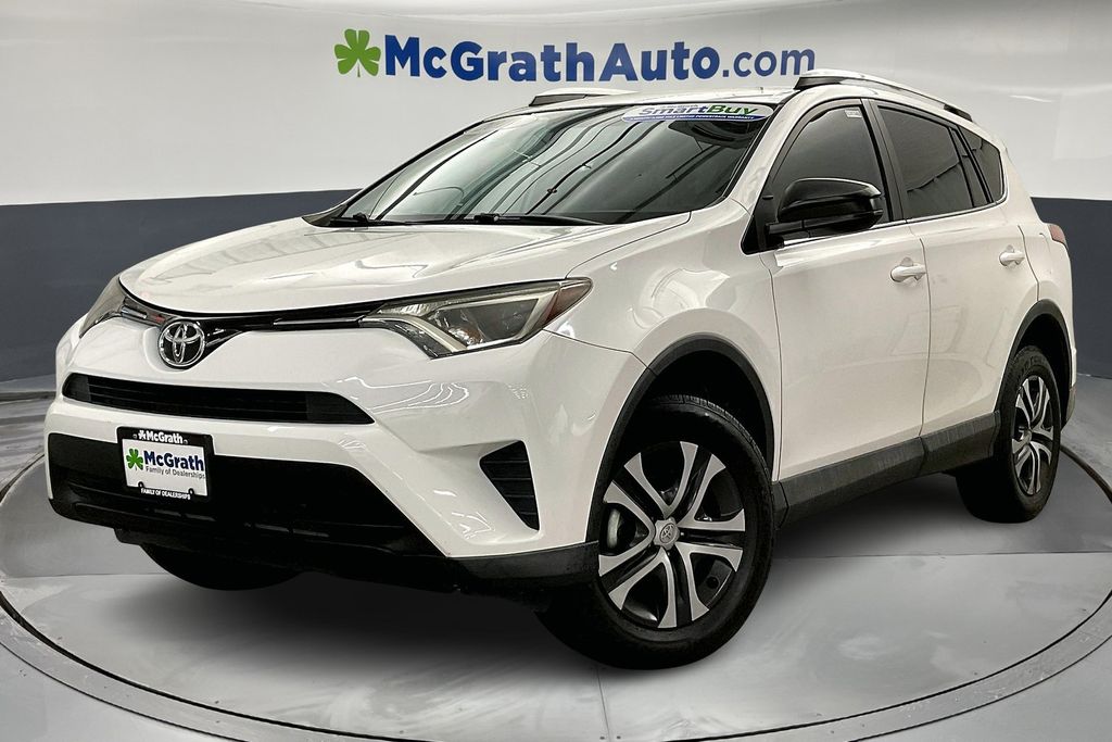 2016 Toyota RAV4 LE photo 2