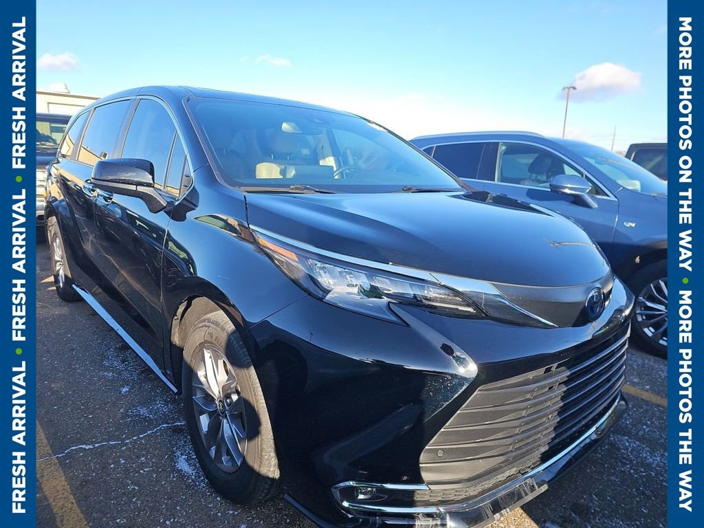 Certified 2024 Toyota Sienna XLE Minivan/Van