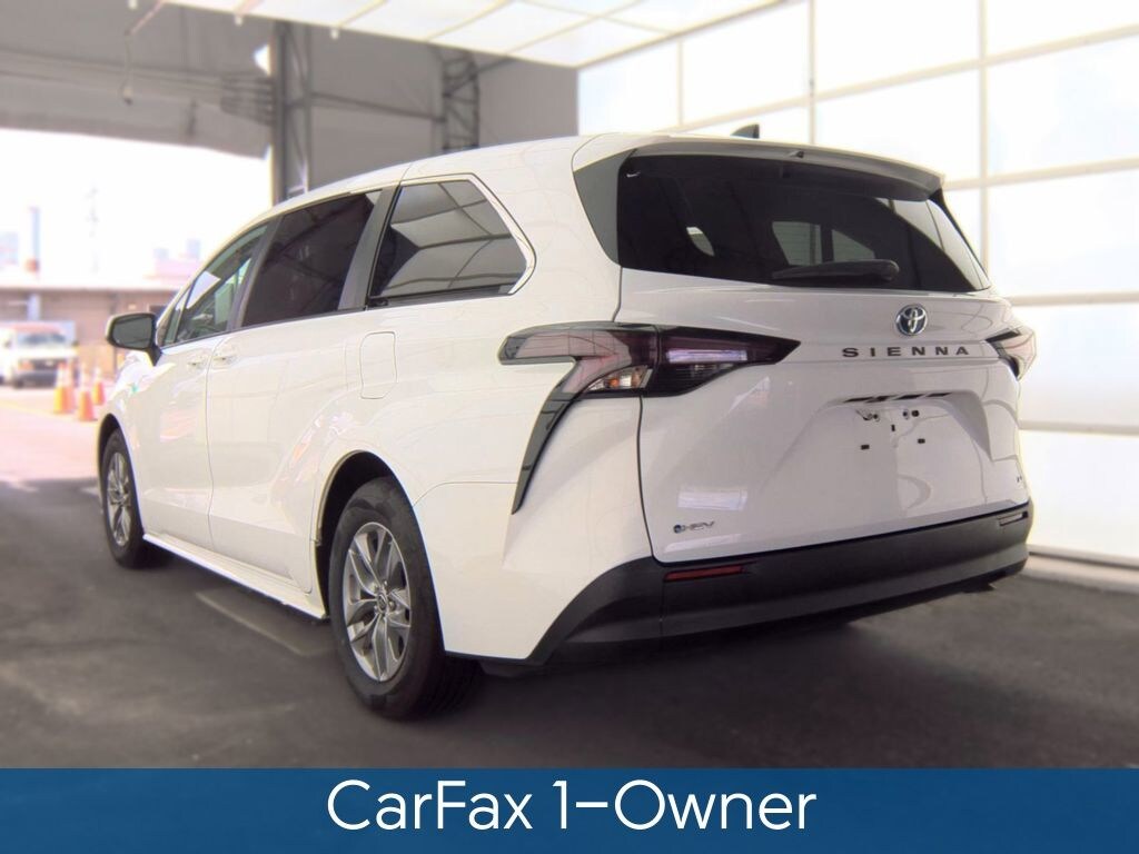 Used 2025 Toyota Sienna LE Minivan/Van