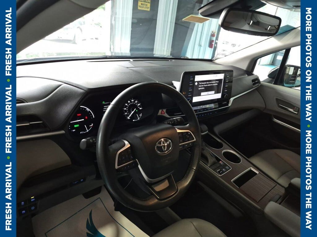 Used 2024 Toyota Sienna XLE Minivan/Van