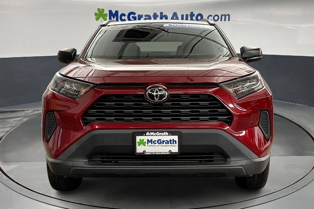 2020 Toyota RAV4 LE photo 2