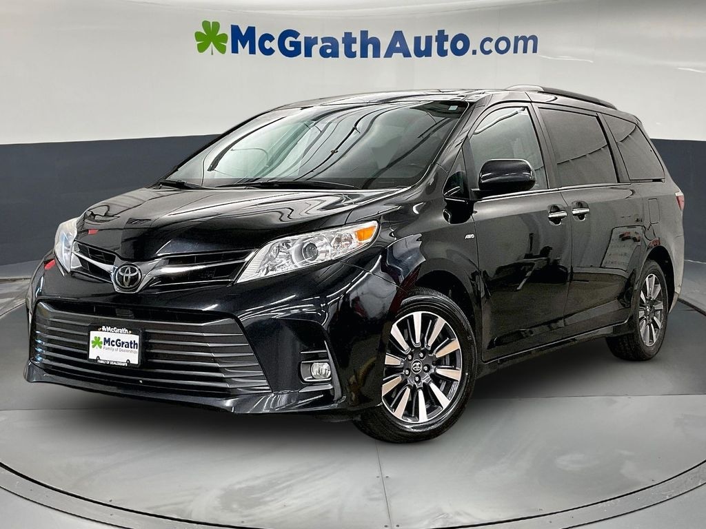 Used 2018 Toyota Sienna XLE Premium Minivan/Van