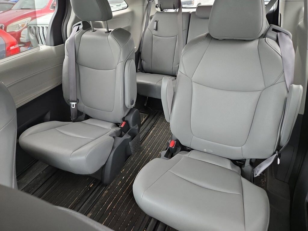 Certified 2024 Toyota Sienna XLE Minivan/Van