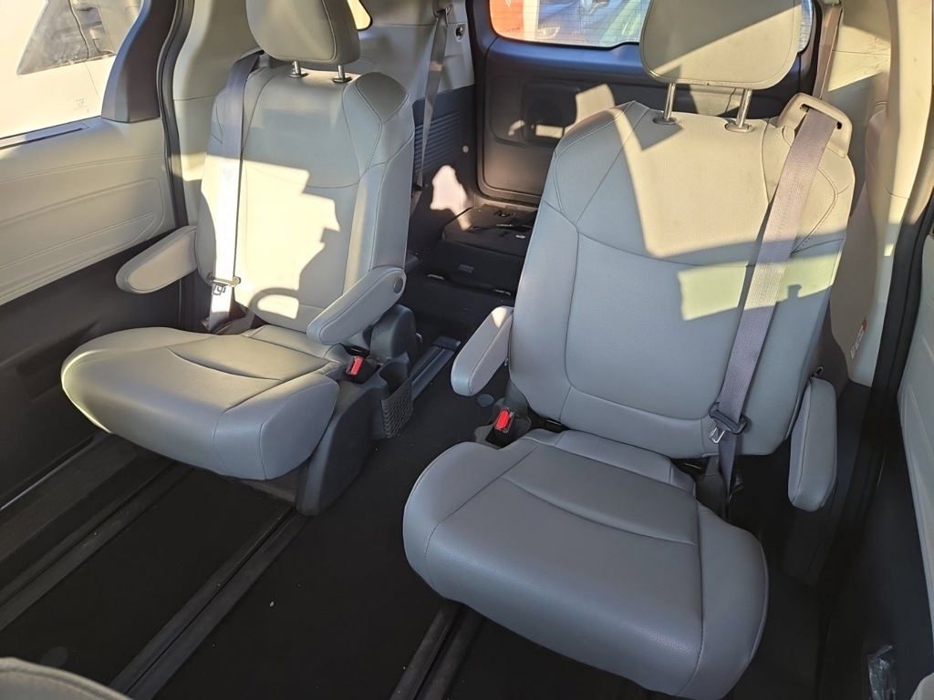 Certified 2023 Toyota Sienna XLE Minivan/Van