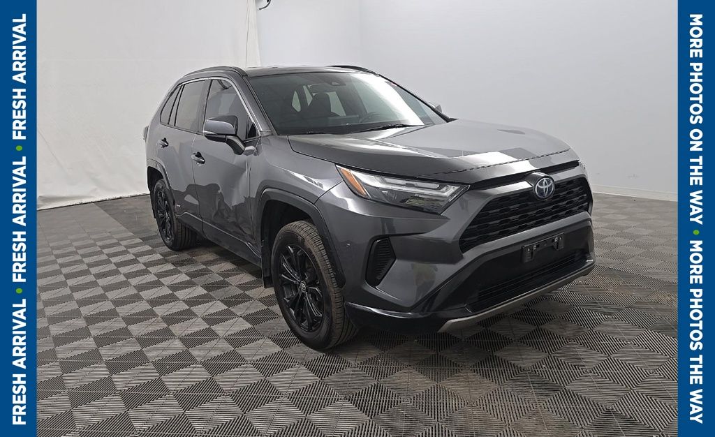 2022 Toyota RAV4 Hybrid SE AWD's photo
