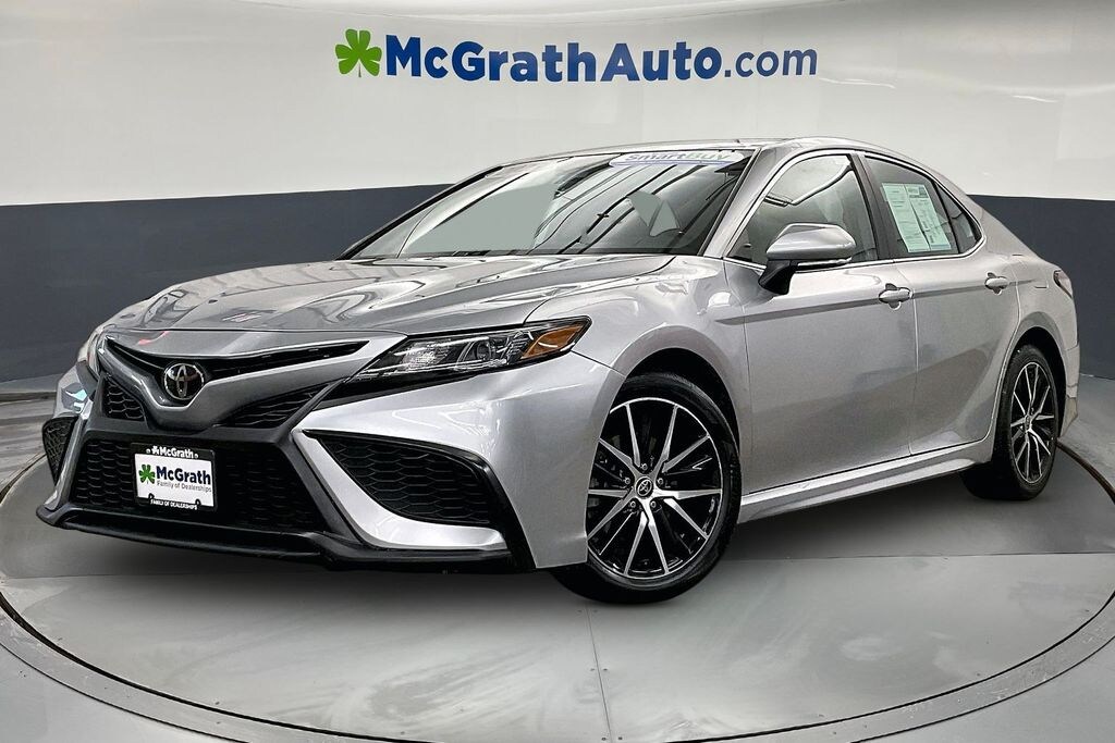 Used 2023 Toyota Camry SE Sedan