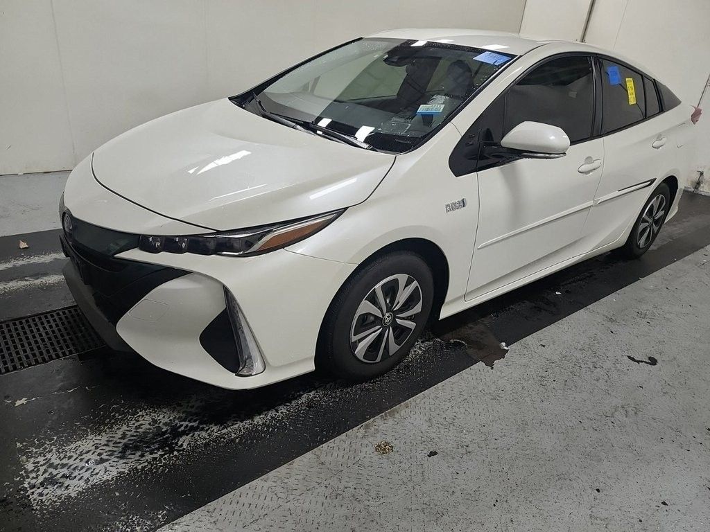 2018 Toyota Prius Prime Premium photo 2