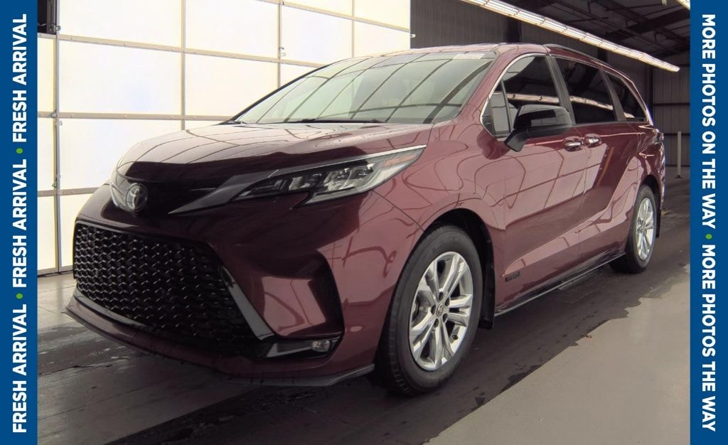 Certified 2021 Toyota Sienna XSE Minivan/Van