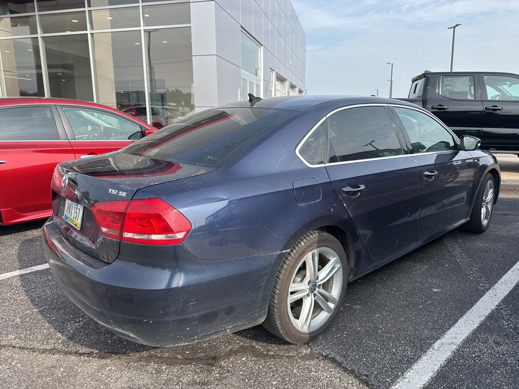 2014 Volkswagen Passat SE photo 3