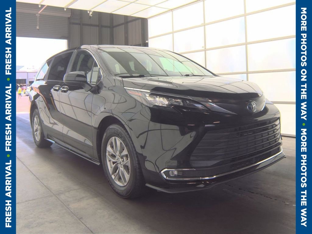 Certified 2024 Toyota Sienna XLE Minivan/Van