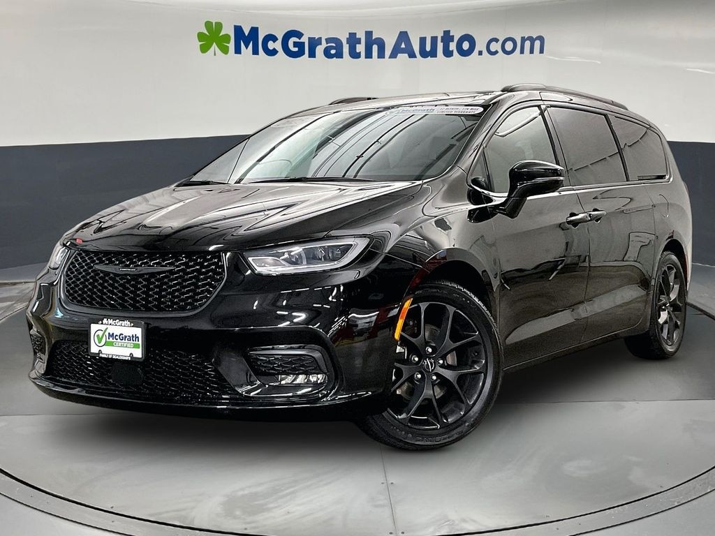 Used 2025 Chrysler Pacifica Limited Minivan/Van