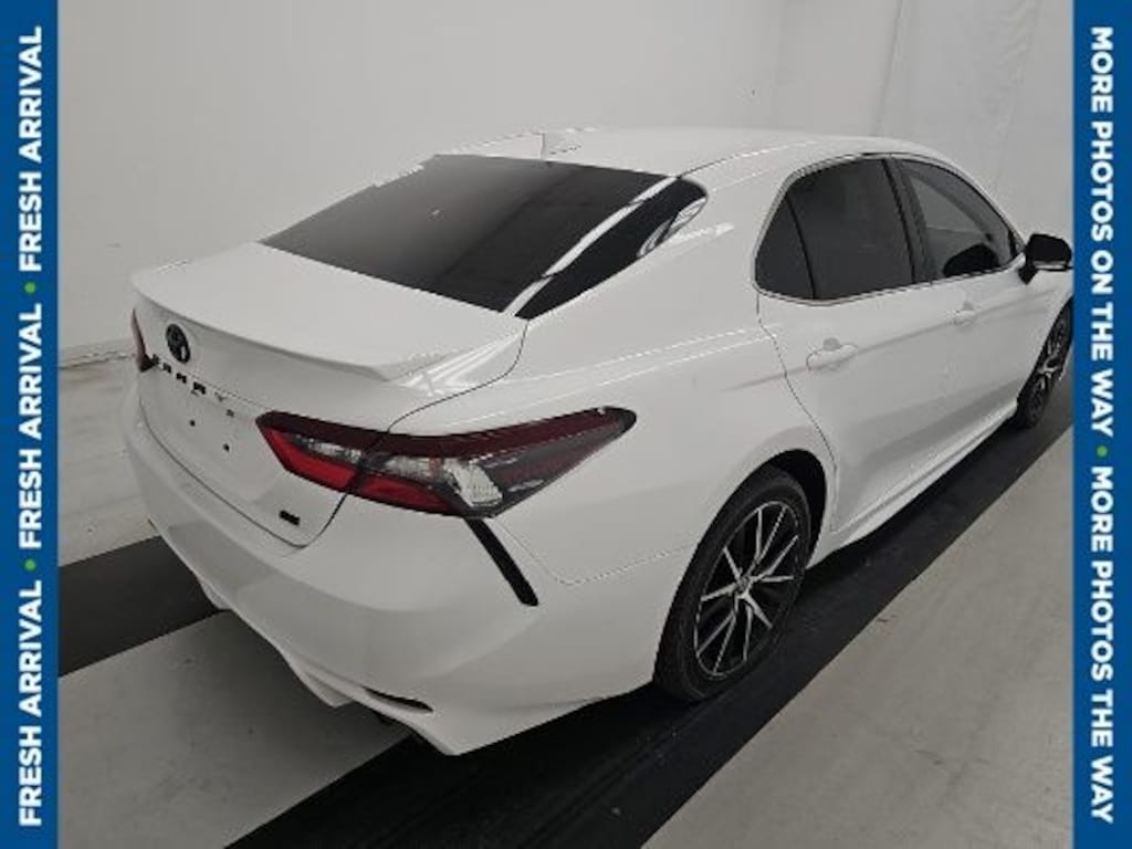 Used 2021 Toyota Camry SE Sedan