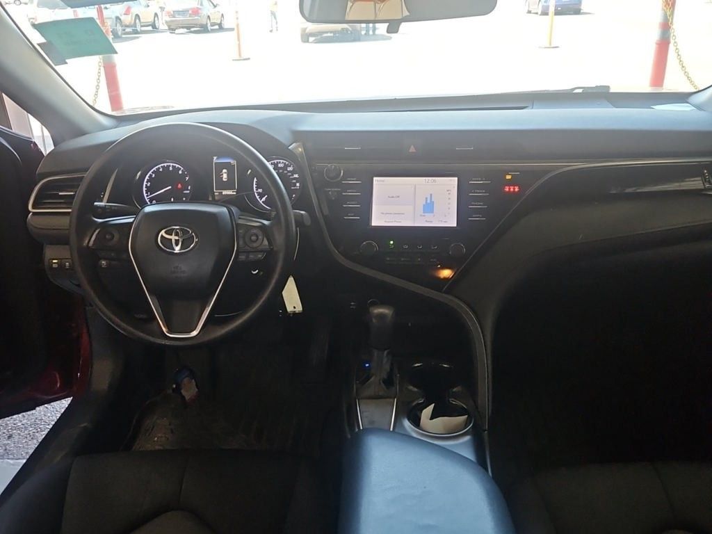 2019 Toyota Camry LE photo 3