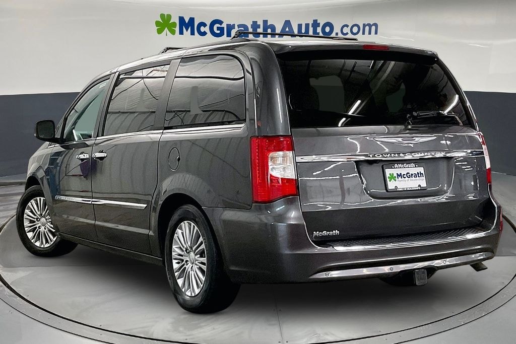 Used 2015 Chrysler Town & Country Touring-L Minivan/Van