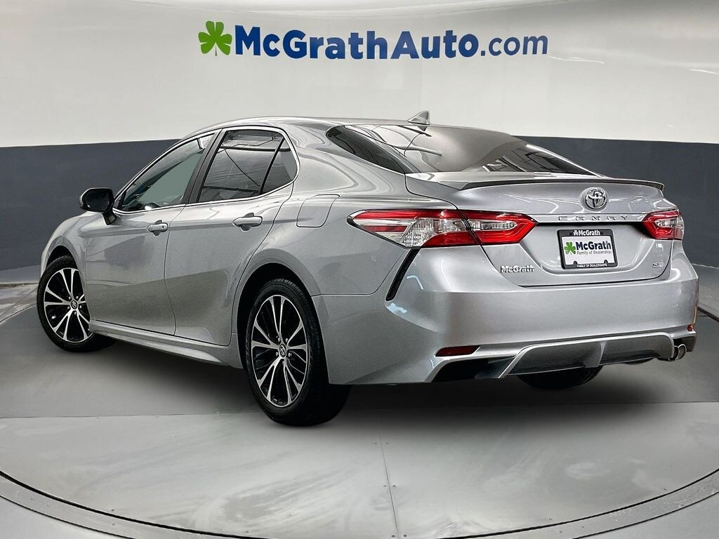 Used 2020 Toyota Camry SE Sedan
