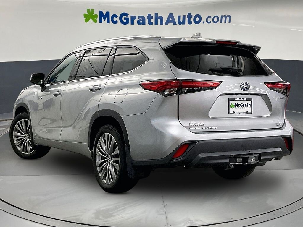 Used 2021 Toyota Highlander Hybrid XLE SUV