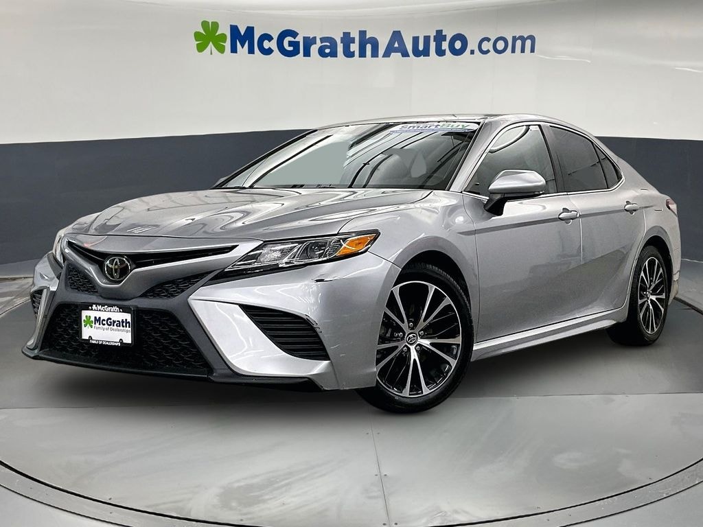 Used 2020 Toyota Camry SE Sedan
