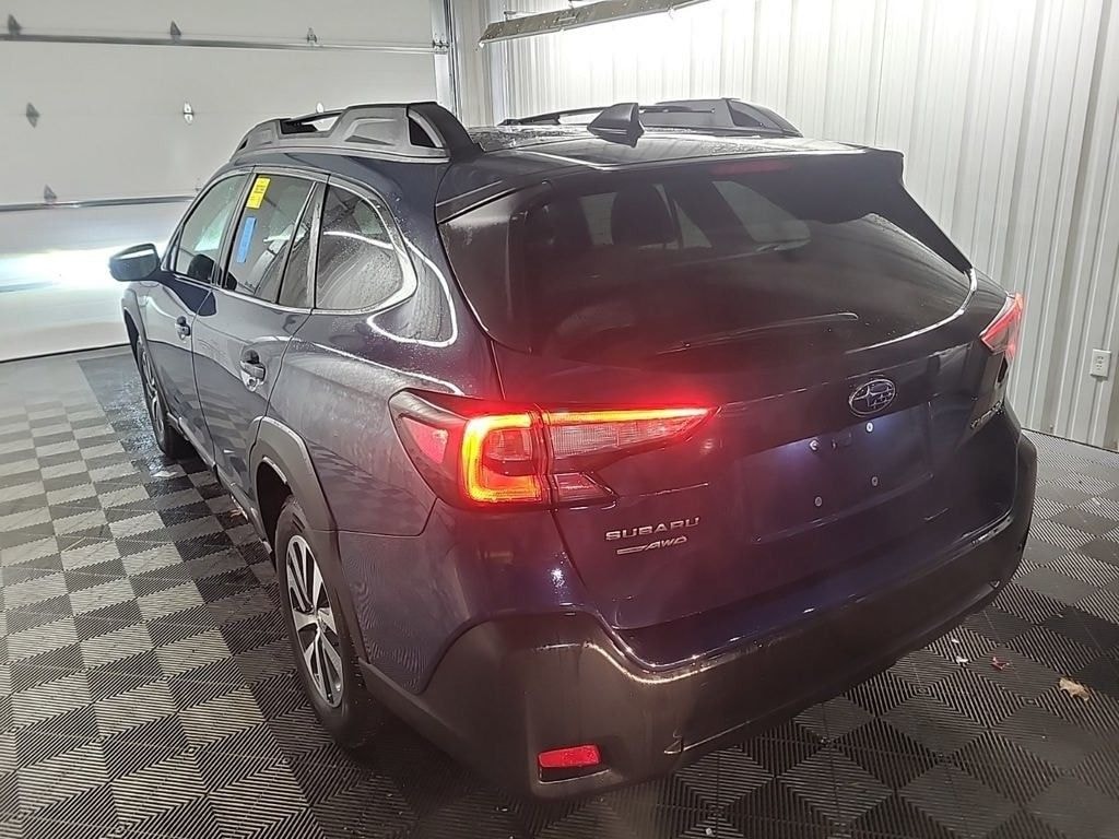 Used 2024 Subaru Outback Premium SUV