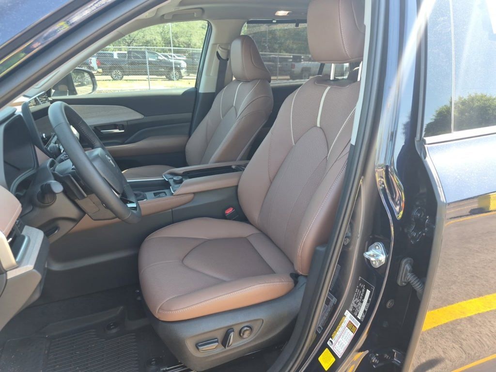 Certified 2025 Toyota Grand Highlander Platinum SUV