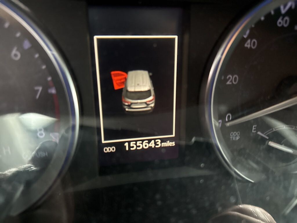 Used 2017 Toyota Highlander SE SUV