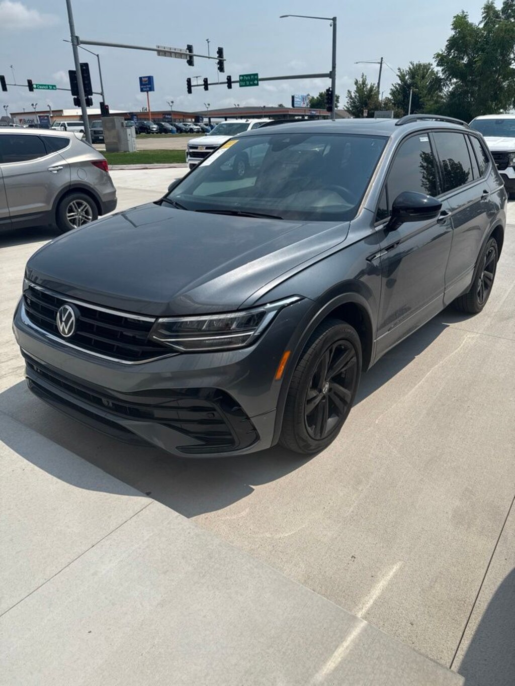 Used 2024 Volkswagen Tiguan 2.0T SE R-Line Black SUV