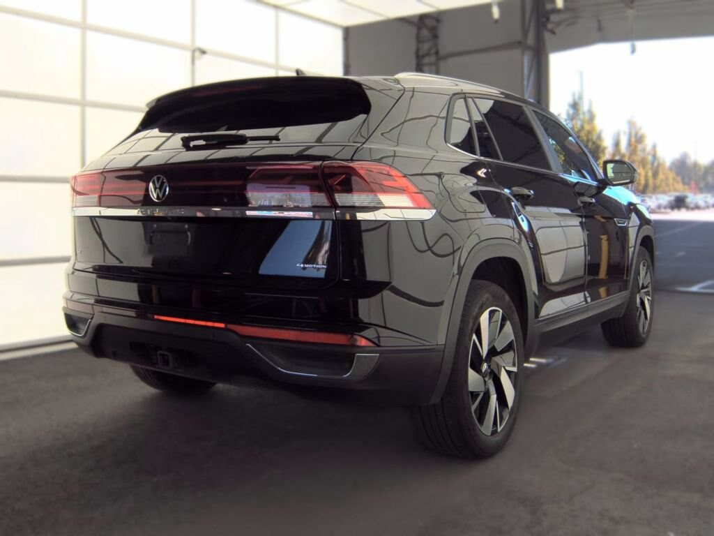 Certified 2025 Volkswagen Atlas Cross Sport 2.0T SE w/Technology SUV