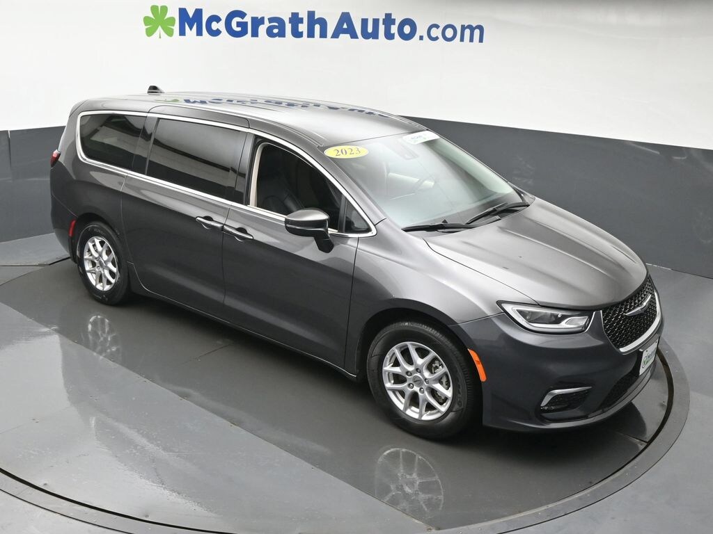 Certified 2023 Chrysler Pacifica Touring L Minivan/Van