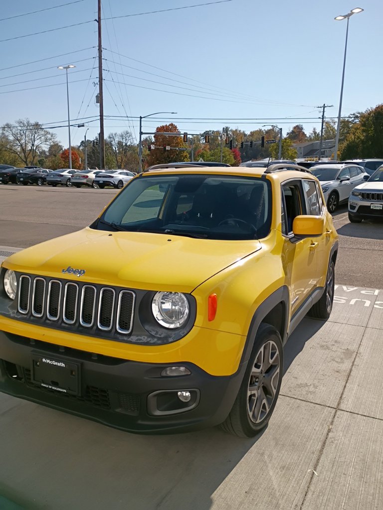 Certified 2016 Jeep Renegade Latitude with VIN ZACCJBBTXGPD77050 for sale in Hiawatha, IA