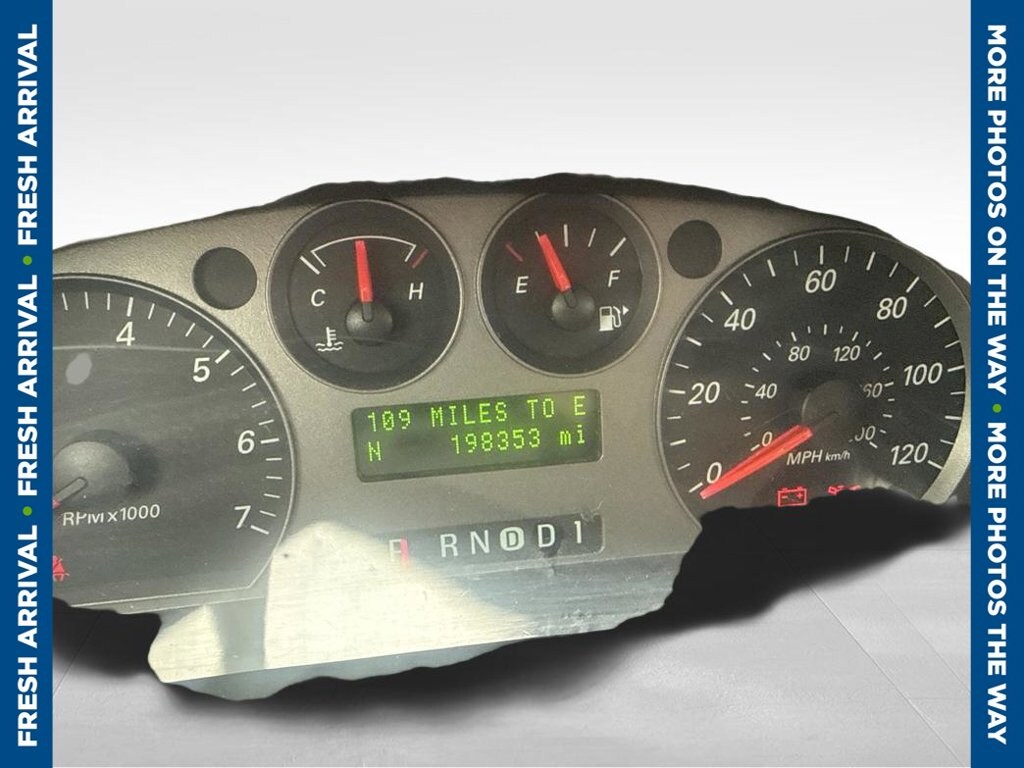Used 2005 Ford Taurus SEL Sedan