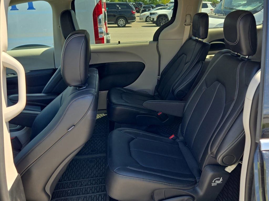 Certified 2024 Chrysler Pacifica Touring L Minivan/Van