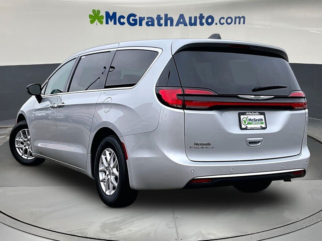 Certified 2024 Chrysler Pacifica Touring L Minivan/Van