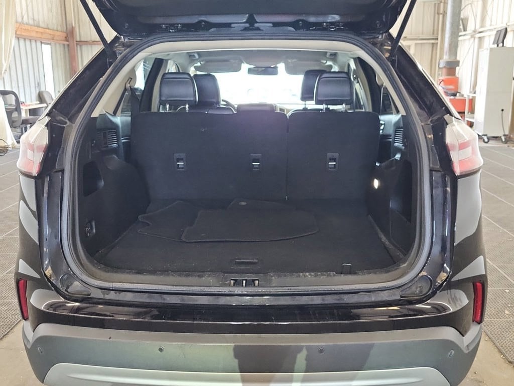 Used 2023 Ford Edge SEL SUV