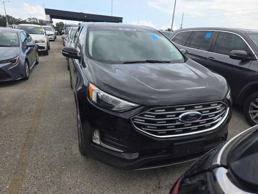 Certified 2022 Ford Edge Titanium SUV