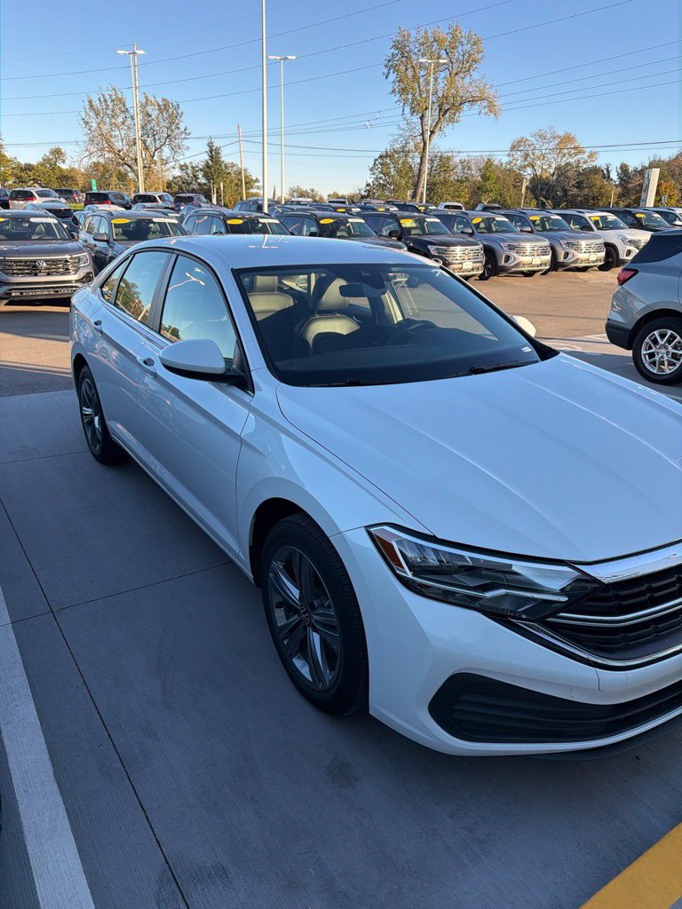 Certified 2024 Volkswagen Jetta 1.5T SE Sedan