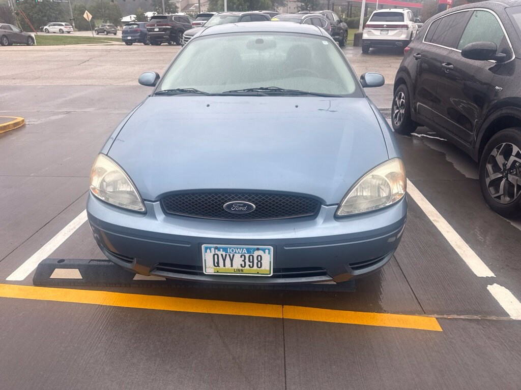 Used 2005 Ford Taurus SEL Sedan