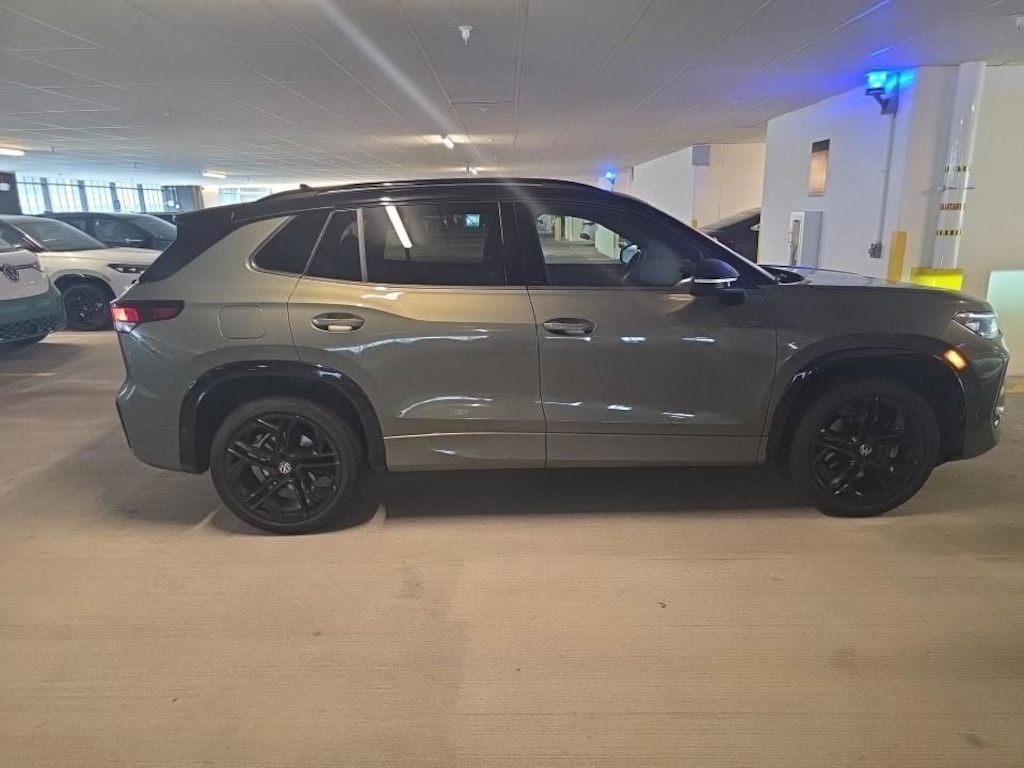 Certified 2025 Volkswagen Tiguan 2.0T SE R-Line Black SUV