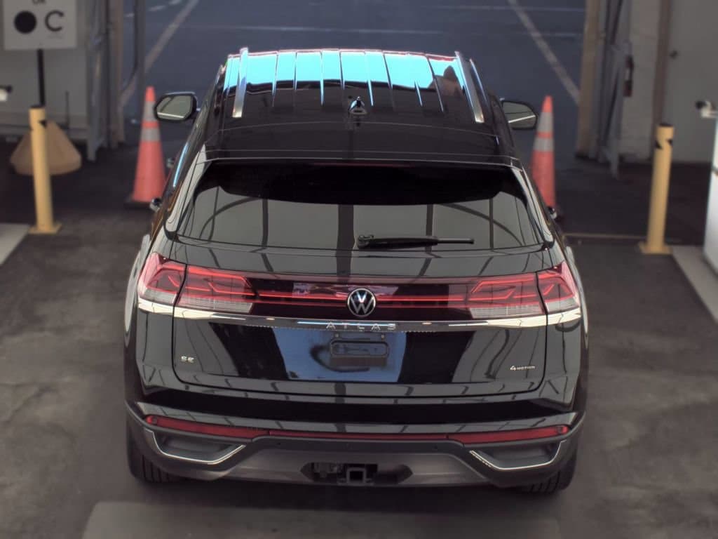 Certified 2025 Volkswagen Atlas Cross Sport 2.0T SE w/Technology SUV