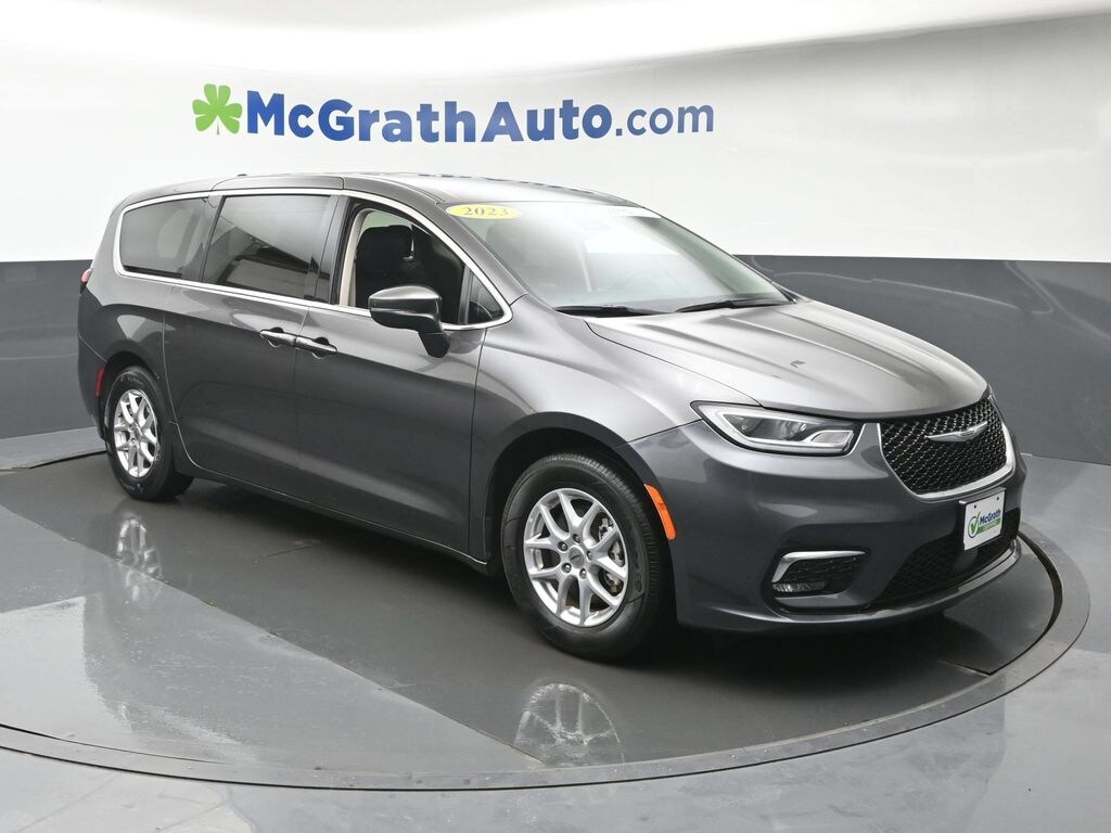 Certified 2023 Chrysler Pacifica Touring L Minivan/Van