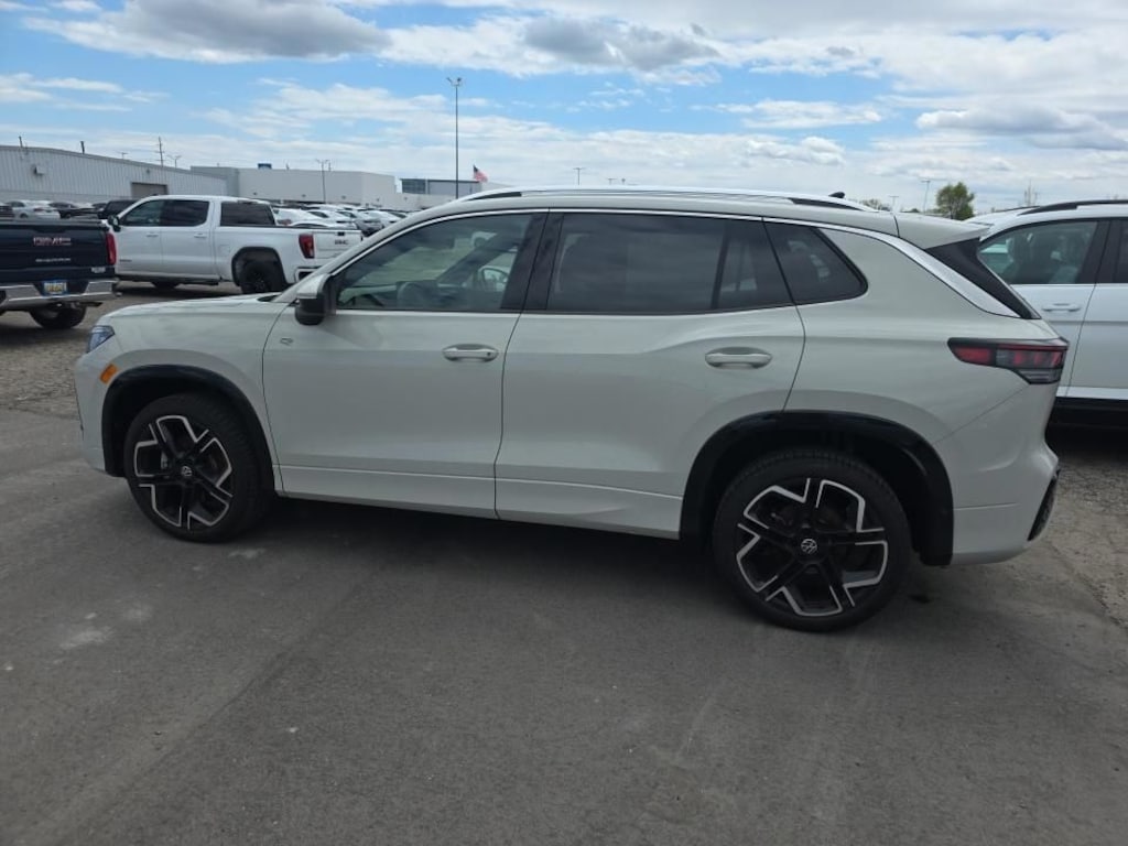 Certified 2025 Volkswagen Tiguan 2.0T SEL R-Line SUV