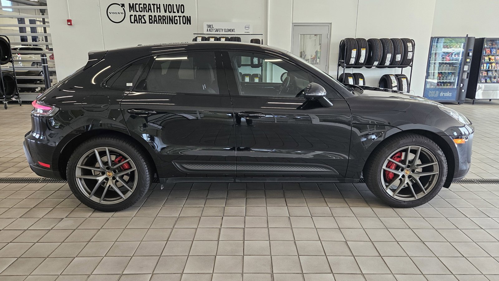 Used 2022 Porsche Macan S with VIN WP1AG2A5XNLB23721 for sale in Barrington, IL