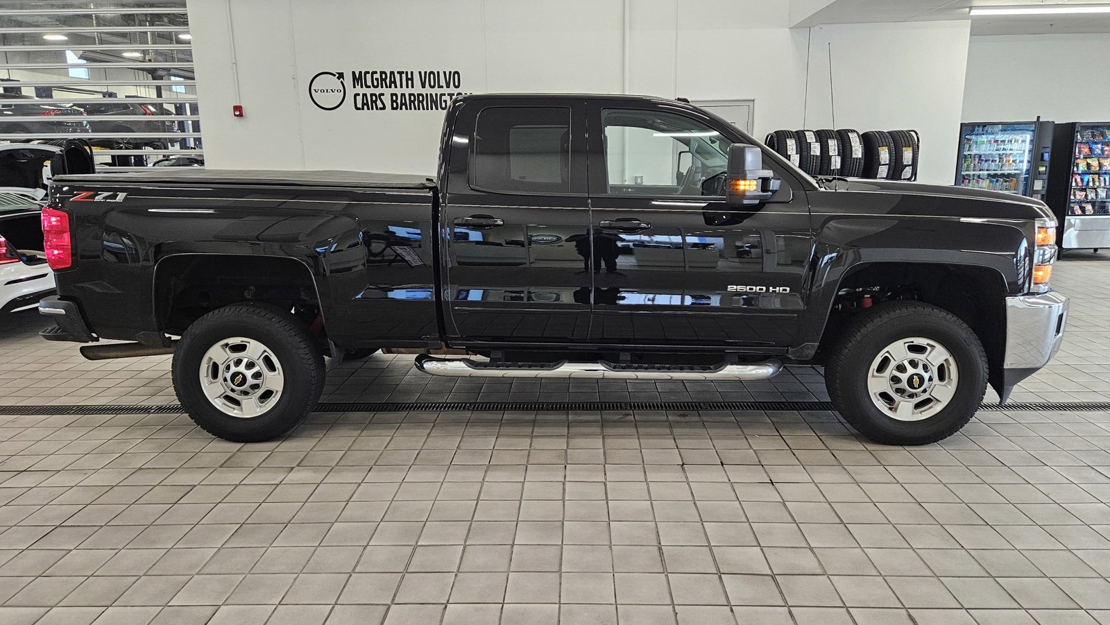 Used 2018 Chevrolet Silverado 2500HD LT with VIN 1GC2KVEG6JZ240334 for sale in Barrington, IL