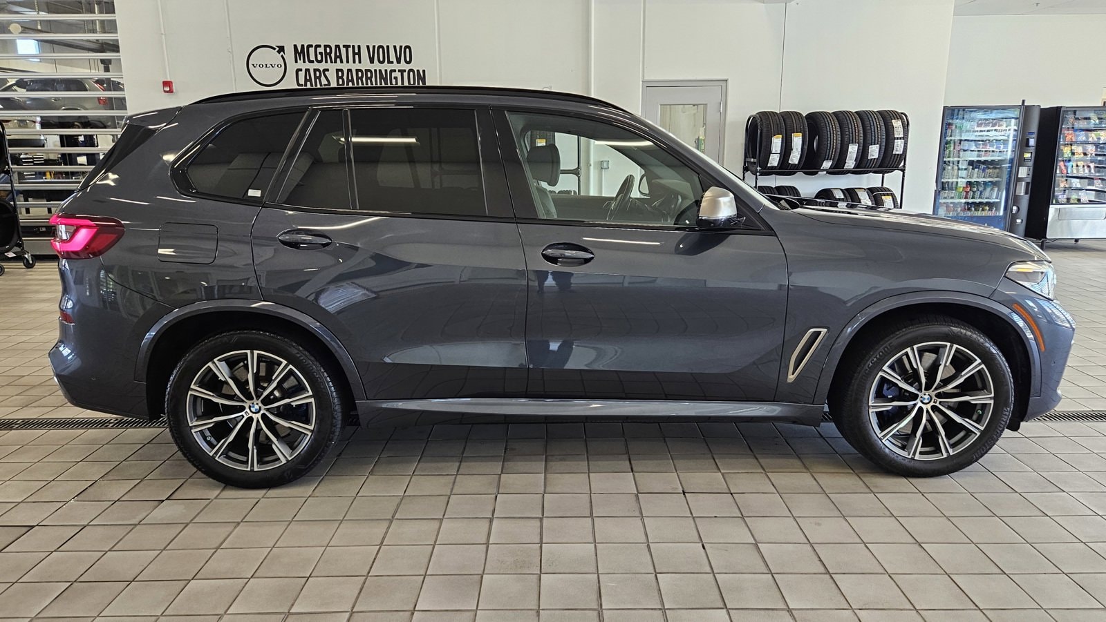 Used 2022 BMW X5 M50i with VIN 5UXJU4C00N9K10384 for sale in Barrington, IL