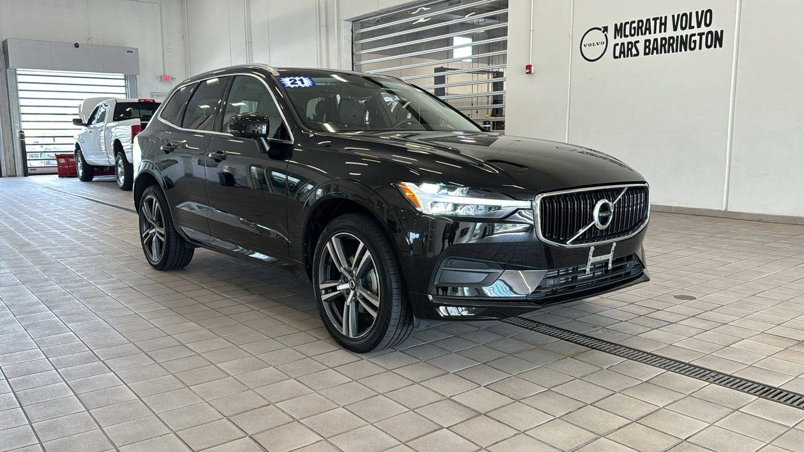 Used 2021 Volvo XC60 Momentum with VIN YV4102RK6M1850636 for sale in Barrington, IL