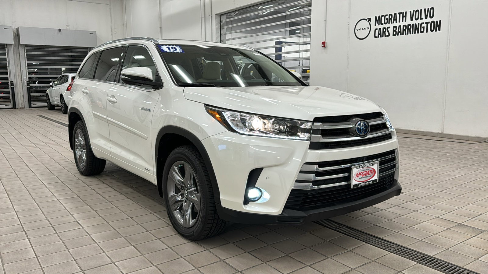 Used 2019 Toyota Highlander Limited with VIN 5TDDGRFHXKS070684 for sale in Barrington, IL