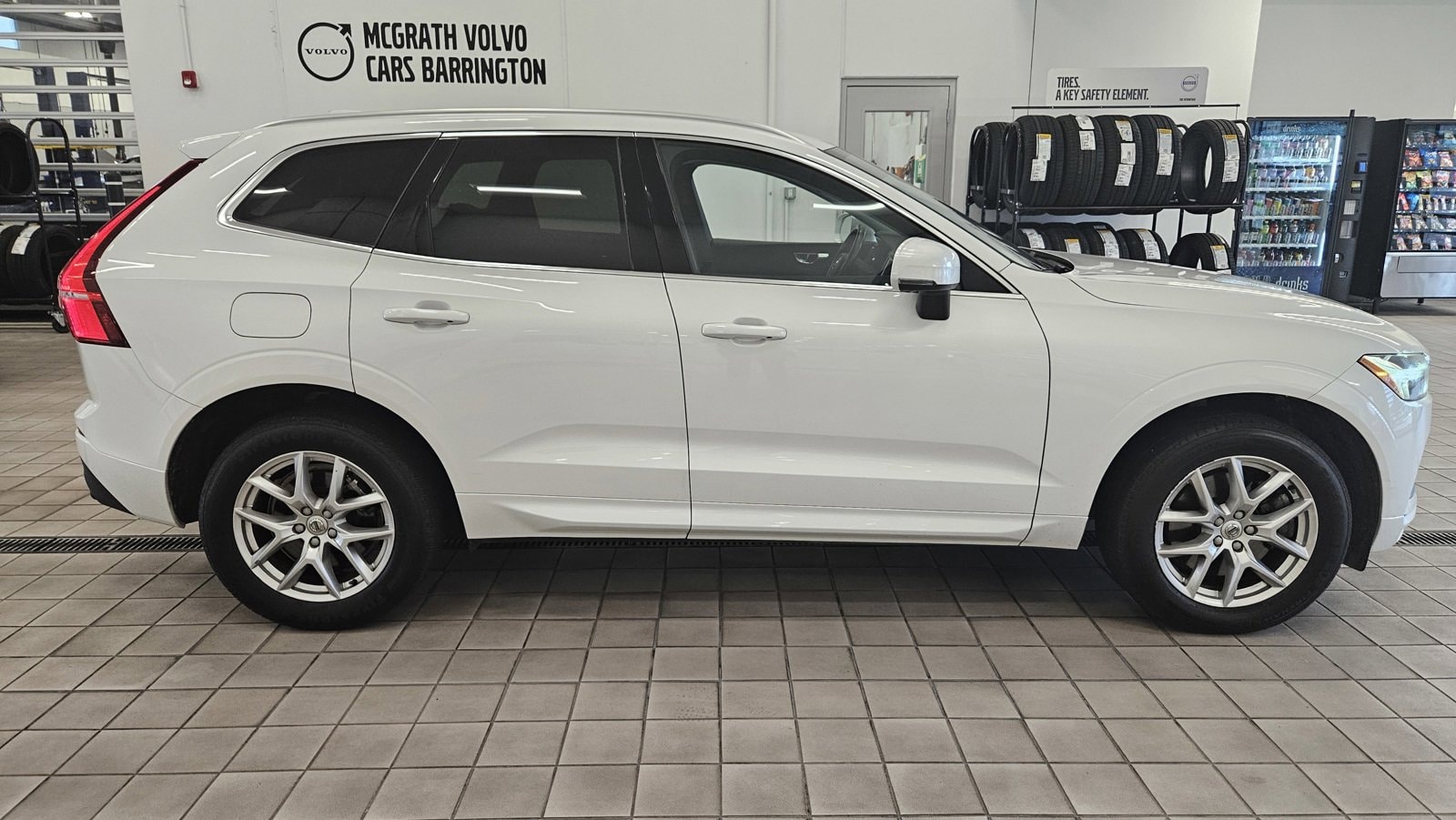 Used 2021 Volvo XC60 Momentum with VIN YV4A22RK8M1860935 for sale in Barrington, IL