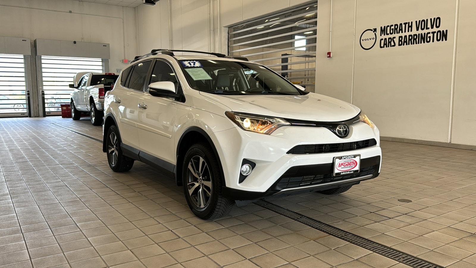 Used 2017 Toyota RAV4 XLE with VIN 2T3RFREV7HW605493 for sale in Barrington, IL